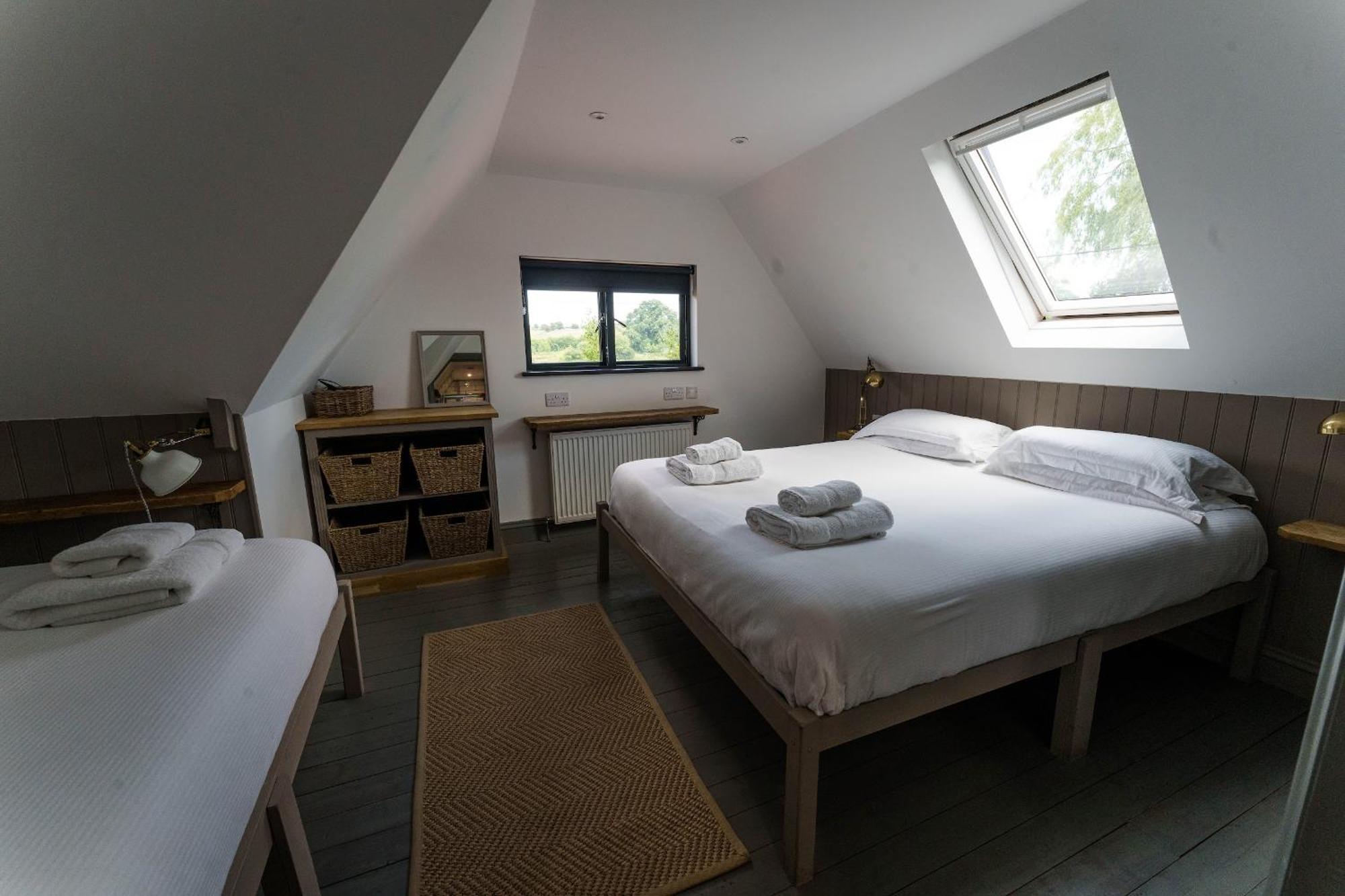 Вілла Vineyard Oast Sleeps 25 Wavehorne Екстер'єр фото